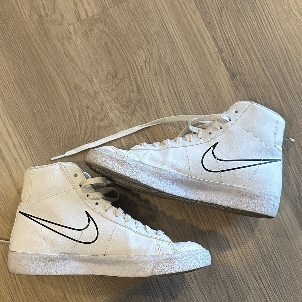 Nike White/Orange/Black Blazer Sneakers with Black Swoosh